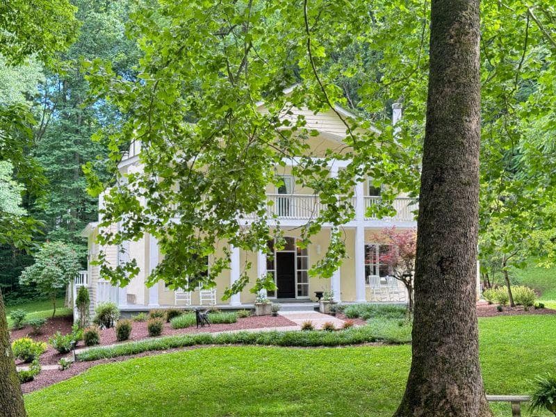 NASHVILLE Estate Sale: Unique art, high-end furniture, glass, and more!