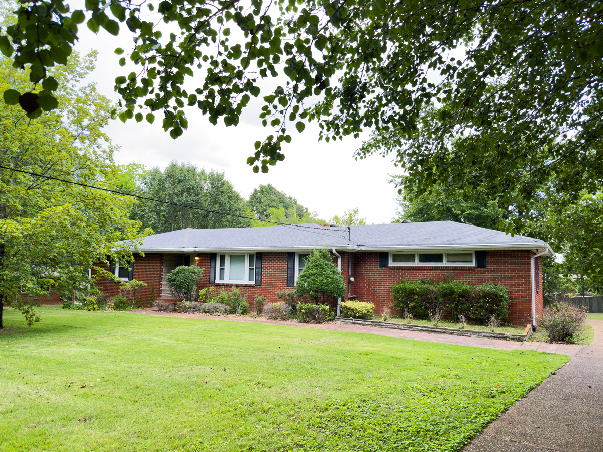 Madison estate sale outside nashville Tennessee September 1 2023